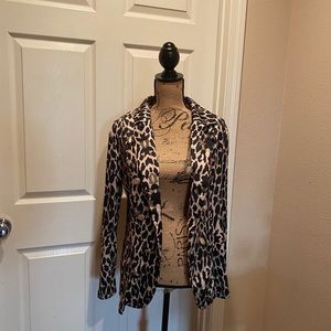 HP 12-6-20 leopard print light weight blazer.